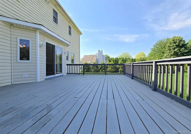 Homes for sale in Southold, NY | 635 Farmveu Rd, Southold, NY 11952 | MLS# 1002779