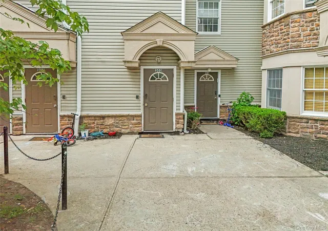 2nd image of 12 Horizon Ct, Ramapo, NY 10952