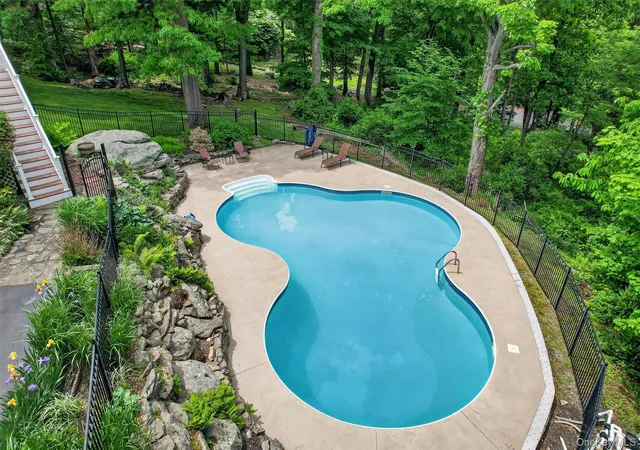 Photo 3 of Single family home for sale at 8 Mountain Brk Rd, Cornwall, NY 12518 | MLS# 1002789 | Listing updated on 2026-08-20
