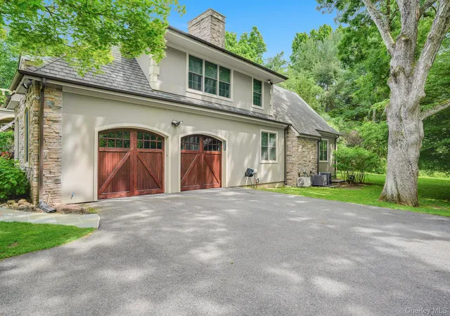 Photo 3 of Single family home for sale at 1332 Baldwin Rd, Yorktown, NY 10598 | MLS# 1002826 | Listing updated on 2026-09-13