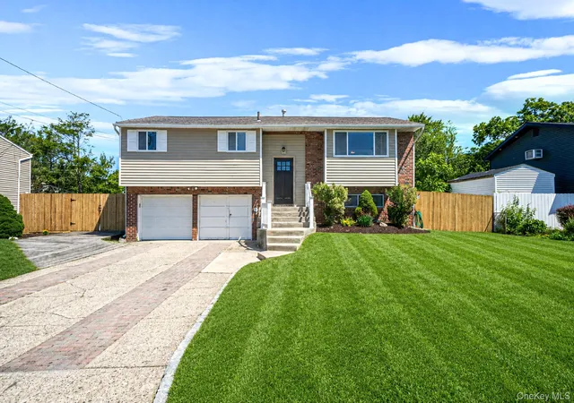 2nd image of 7 Berkeley Ave, Selden, NY 11784 | MLS# 1002844