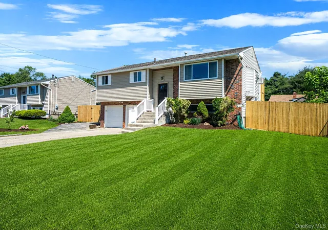 3rd image of 7 Berkeley Ave, Selden, NY 11784 | MLS# 1002844