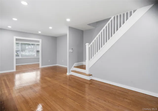 4th image of 890 Kings Pkwy, Hempstead, NY 11510 | MLS# 1002849