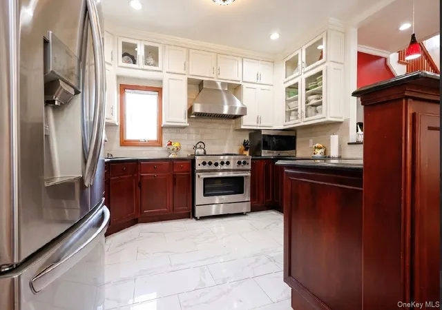 Photo 4 of Sale Pending at 269-11 Union Turnpike, New Hyde Park, NY 11040 | MLS# 1002854 | Listing updated on 2026-06-22