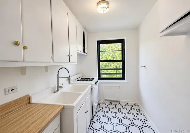 5th image of 75-08 Bell Blvd, New York, NY 11364