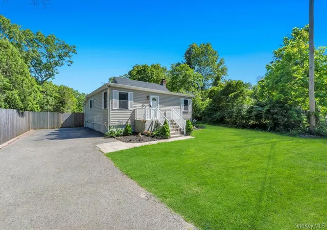 4th image of 18 Richmond Hill Rd, Sound Beach, NY 11789 | MLS# 1002884