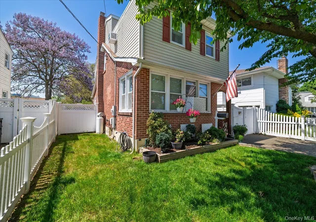 3rd image of 2015 Freeman Ave, Hempstead, NY 11554 | MLS# 1002916