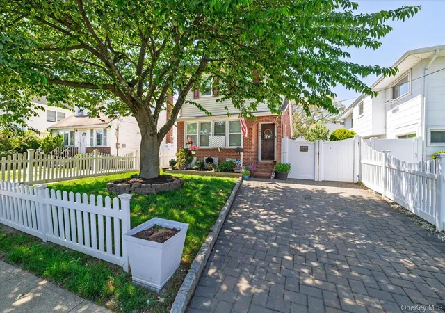 4th image of 2015 Freeman Ave, Hempstead, NY 11554 | MLS# 1002916