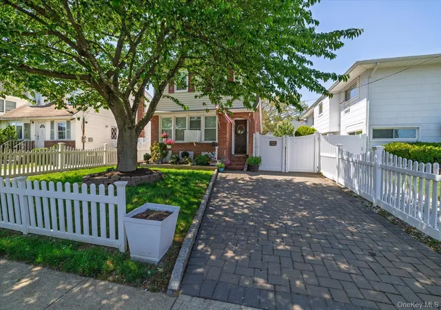 5th image of 2015 Freeman Ave, Hempstead, NY 11554 | MLS# 1002916