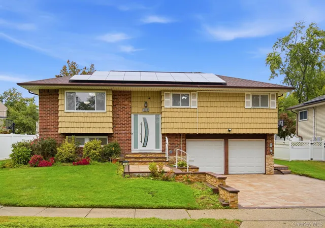 Single family home for sale at 173 N Marginal Rd, Oyster Bay, NY 11753 | MLS# 1002920