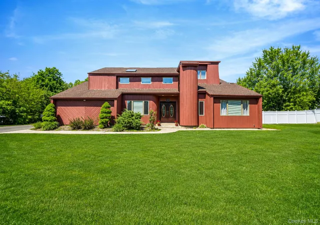 1st image of 6 Sachem Ct, Farmingville, NY 11738 | MLS# 1002929