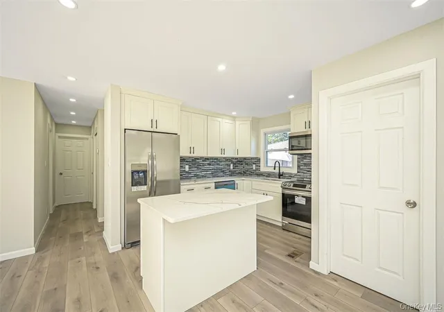3rd image of 180 Park Ave, Deer Park, NY 11729 | MLS# 1002933