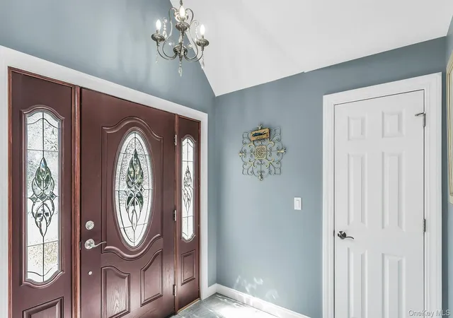 4th image of 2 Vermont St, Lindenhurst, NY 11757 | MLS# 1002943
