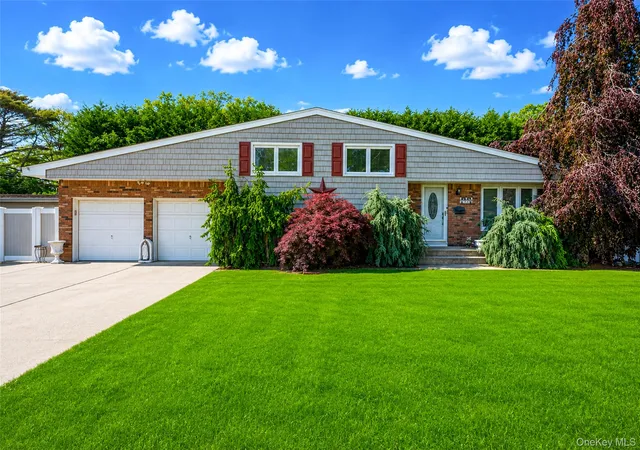 1st image of 73 Danbury St, Bay Shore, NY 11706 | MLS# 1002967