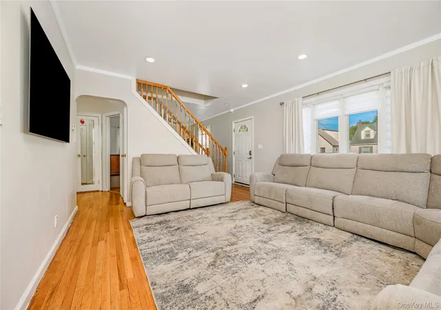 5th image of 81 Todd Rd, Hempstead, NY 11580 | MLS# 1002971