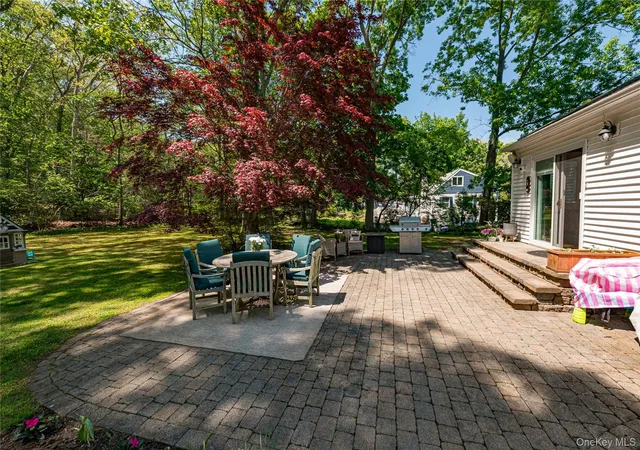 32nd image of 179 Dix Hills Rd, Dix Hills, NY 11746 | MLS# 1002972