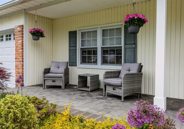 3rd image of 25 Gerald Ln, Old Bethpage, NY 11804 | MLS# 1002977