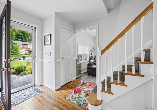4th image of 25 Gerald Ln, Old Bethpage, NY 11804 | MLS# 1002977