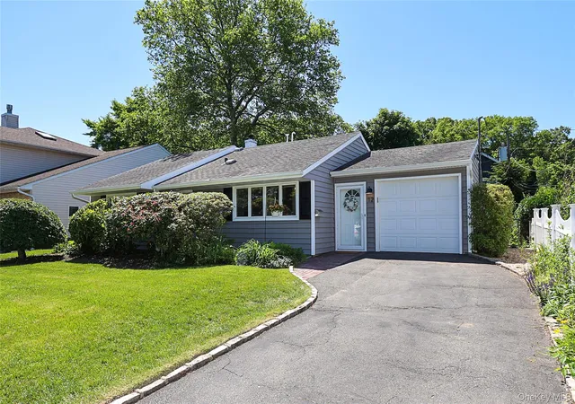 Homes for sale in Glen Cove, NY | 12 Ronan Rd, Glen Cove, NY 11542 | MLS# 1002991