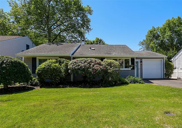 Homes for sale in Glen Cove, NY | 12 Ronan Rd, Glen Cove, NY 11542 | MLS# 1002991