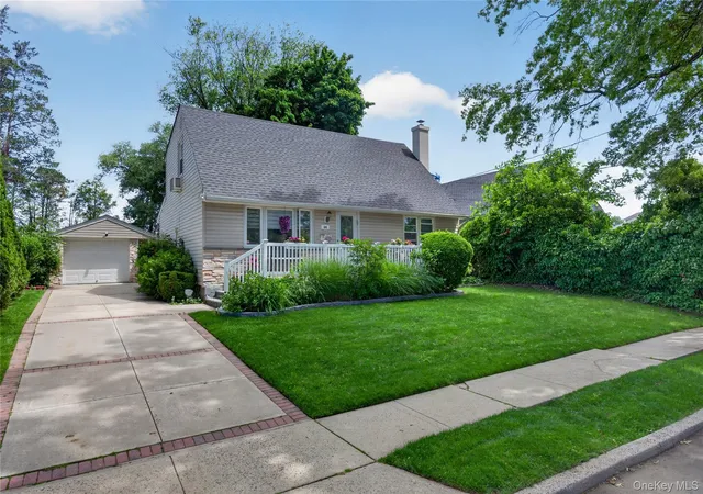 2nd image of 84 Wilson Blvd, New Hyde Park, NY 11040 | MLS# 1003000