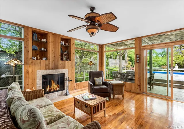 Photo 3 of Single family home for sale at 293 Bay, Sayville, NY 11782 | MLS# 1003027 | Listing updated on 2026-06-02