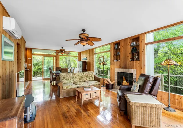 Photo 3 of Single family home for sale at 293 Bay, Sayville, NY 11782 | MLS# 1003027 | Listing updated on 2026-06-02