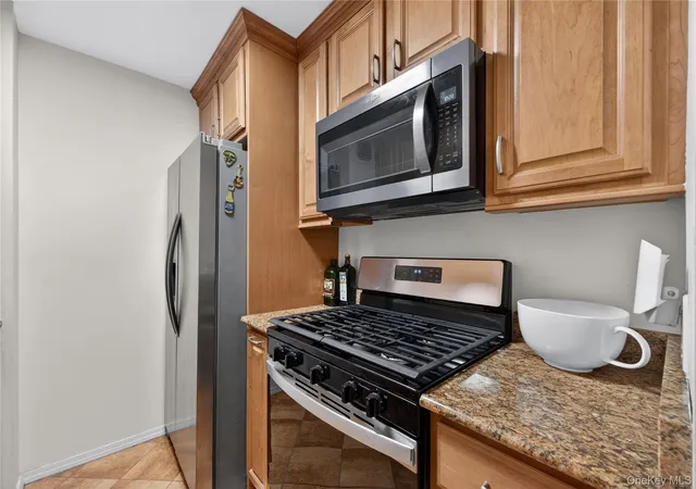 Homes for sale in Hempstead, NY | 100 Clinton Ave #3C, Hempstead, NY 11501 | MLS# 1003072