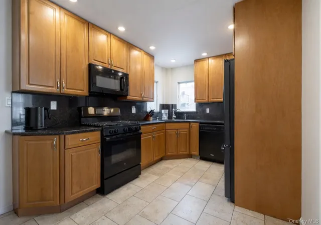 3rd image of 35 Rokeby Pl, Staten Island, NY 10310 | MLS# 1003097