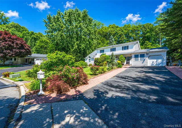 1st image of 7 New Jersey Ct, Huntington, NY 11746 | MLS# 1003129