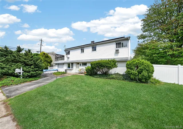Photo 2 of Sale Pending at 2 Dawn Ln, Oyster Bay, NY 11801 | MLS# 1003135 | Listing updated on 2026-09-19