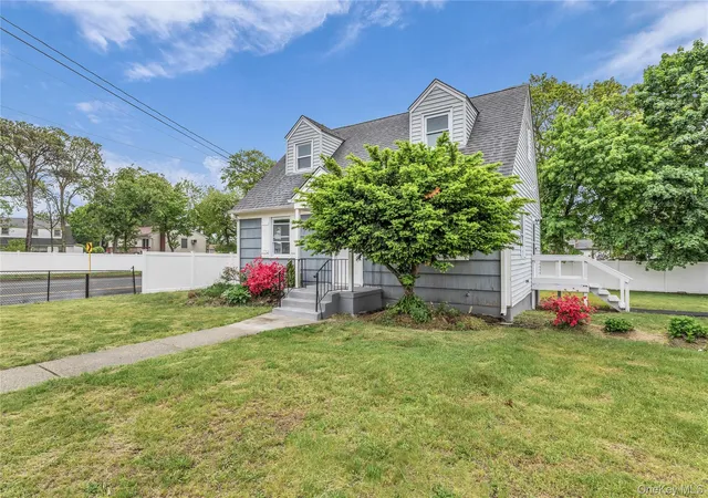 3rd image of 466 44Th St, Copiague, NY 11726 | MLS# 1003142