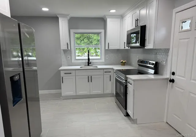 4th image of 466 44Th St, Copiague, NY 11726 | MLS# 1003142
