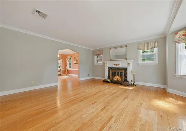 5th image of 225 Crocus Ave, Hempstead, NY 11001 | MLS# 1003146