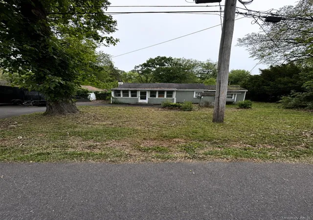 Single family home for sale at 155 Glenerie Blvd, Saugerties, NY 12477 | MLS# 1003174