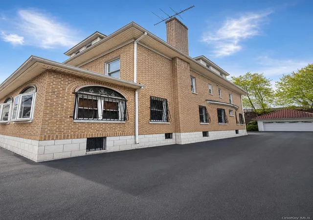 Photo 3 of Sale Pending at 2536 Davidson Ave, Bronx, NY 10468 | MLS# 1003184 | Listing updated on 2026-06-30