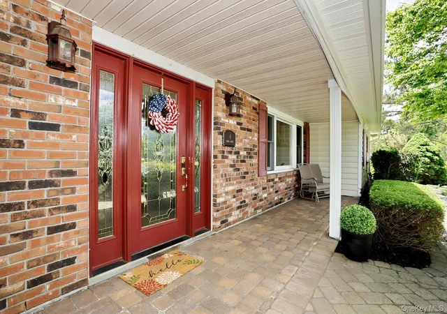 2nd image of 4 Plum Ct, Nanuet, NY 10954 | MLS# 1003186