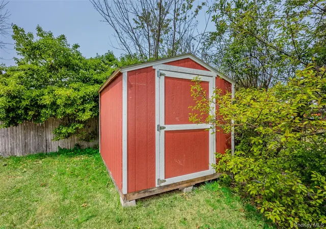 33rd image of 19 Liberty Ave, Brookhaven, NY 11784 | MLS# 1003194
