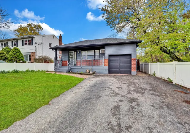 2nd image of 66 Phelps Ln, North Babylon, NY 11703 | MLS# 1003206