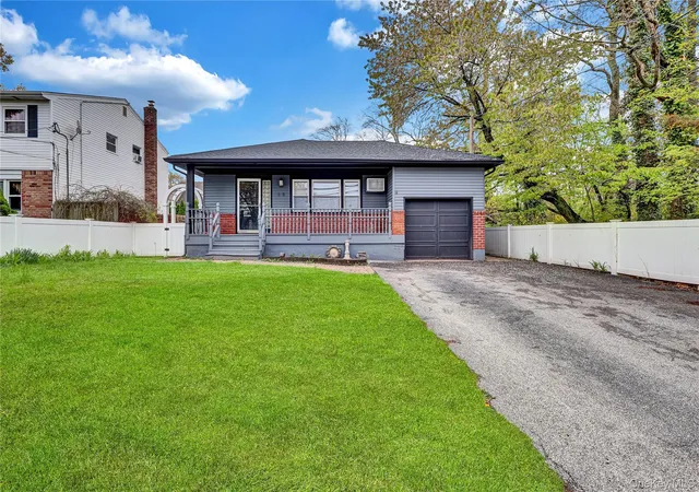4th image of 66 Phelps Ln, North Babylon, NY 11703 | MLS# 1003206