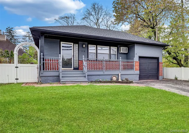 5th image of 66 Phelps Ln, North Babylon, NY 11703 | MLS# 1003206