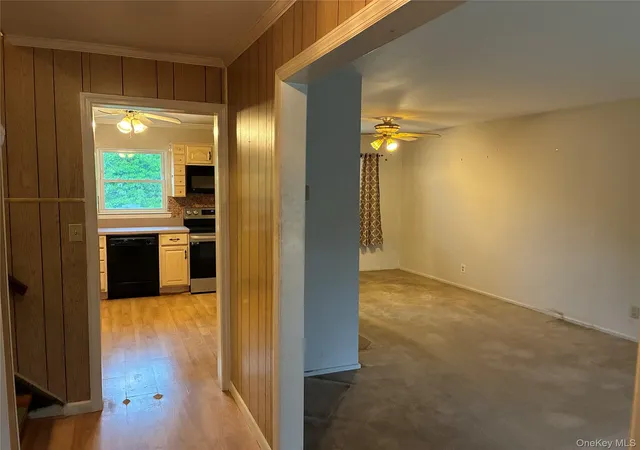 Photo 3 of Sale Pending at 27 Elizabeth Dr, Oyster Bay, NY 11714 | MLS# 1003210 | Listing updated on 2026-08-03