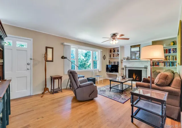4th image of 64 Cove Hollow Rd, East Hampton, NY 11937 | MLS# 1003230