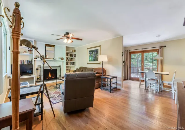 5th image of 64 Cove Hollow Rd, East Hampton, NY 11937 | MLS# 1003230