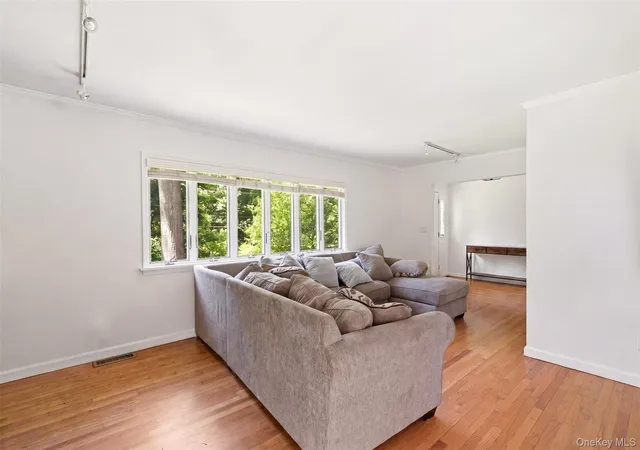 Photo 4 of Single family home for sale at 106 Vineyard Rd, Huntington, NY 11743 | MLS# 1003249 | Listing updated on 2026-08-06