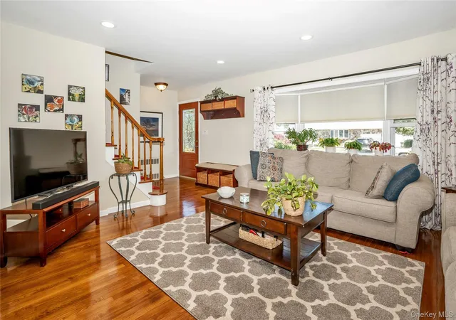 3rd image of 9 Amby Ave, Oyster Bay, NY 11803 | MLS# 1003258