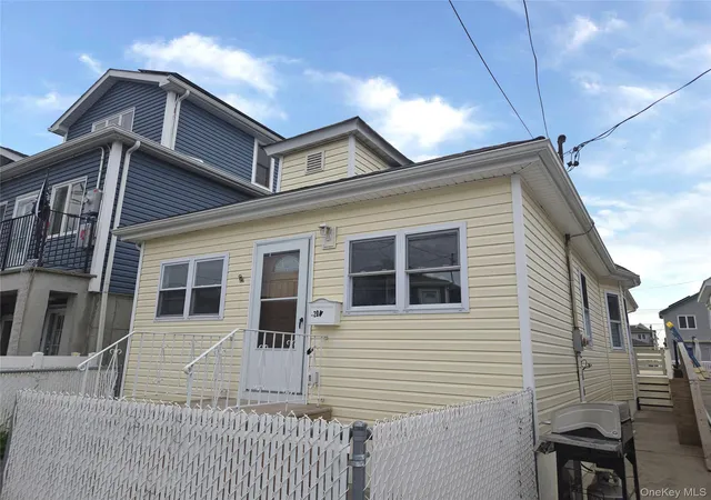 3rd image of 20 W 10Th Rd, New York, NY 11693 | MLS# 1003266