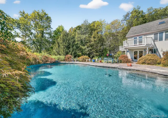 Photo 1 of Single family home for sale at 986 Cliff Ave, Yorktown Heights, NY 10598 | MLS# 1003275 | Listing updated on 2026-08-26