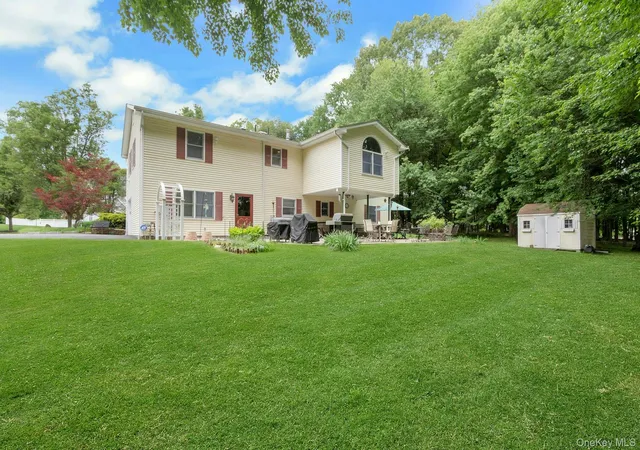 Homes for sale in Clarkstown, NY | 19 Flower Ln, Clarkstown, NY 10989 | MLS# 1003291