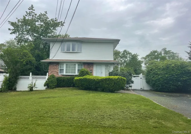2nd image of 19 Oak St, Deer Park, NY 11729 | MLS# 1003334
